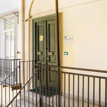 Chiatamone Relais Naples