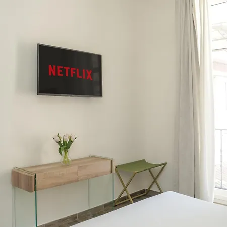 Chiatamone Relais * Neapol